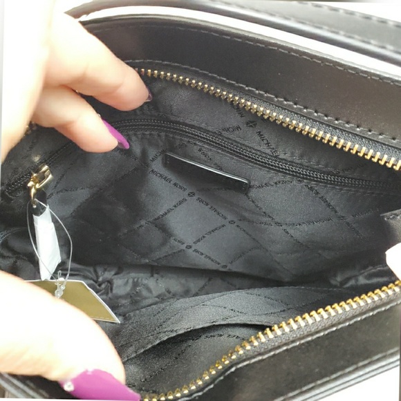 Sold 🔴 MK Connie Large NS Crossbody Black - Picture 4 of 6